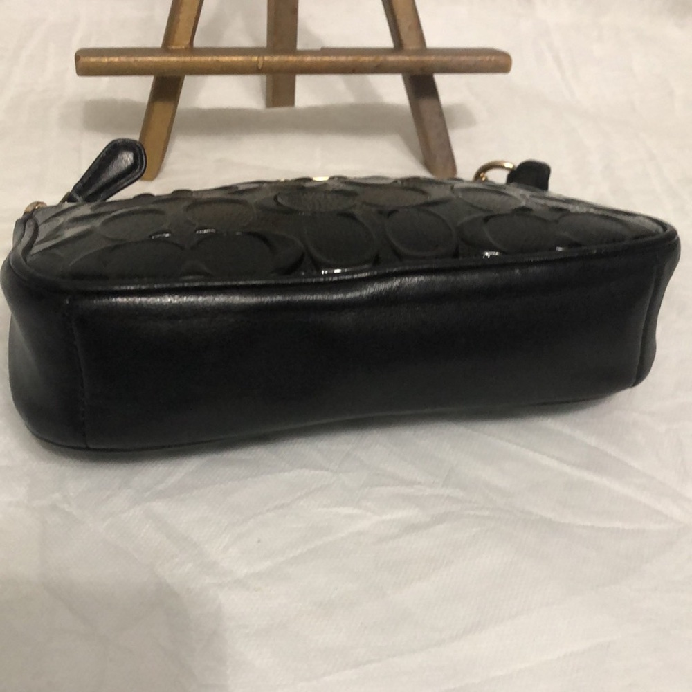Coach Black Patent Leather Chain Wristlet - Picture 5 of 9